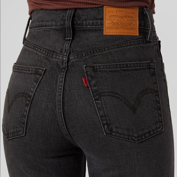 Levi’s Ribcage Flare You only live Twice Jeans - Picture 10 of 12